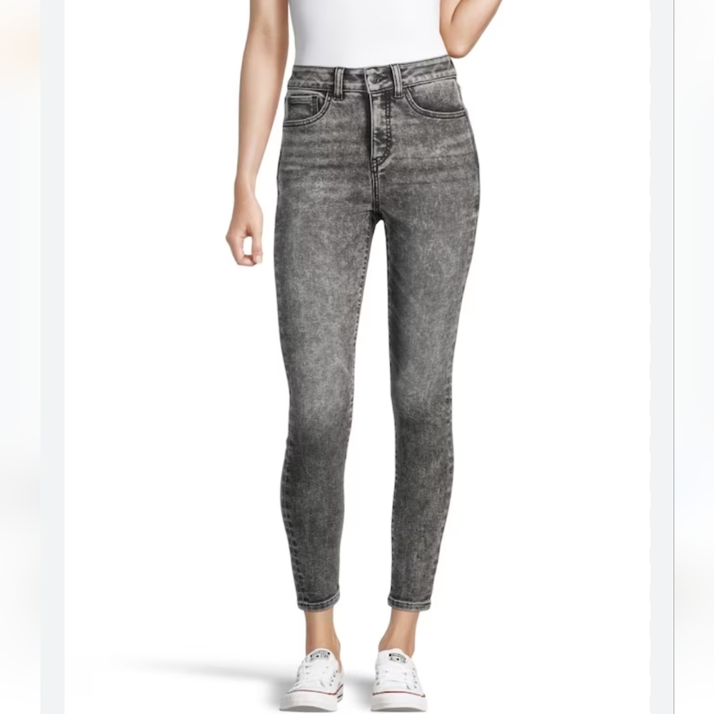 💰3/$30Grey Acid wash jeans NWOT